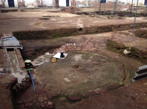 Fotos en primer plano del proceso de restauración en El Patronato