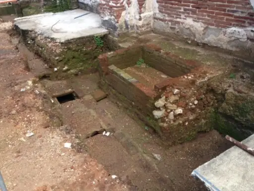 Fotos en primer plano del proceso de restauración en El Patronato